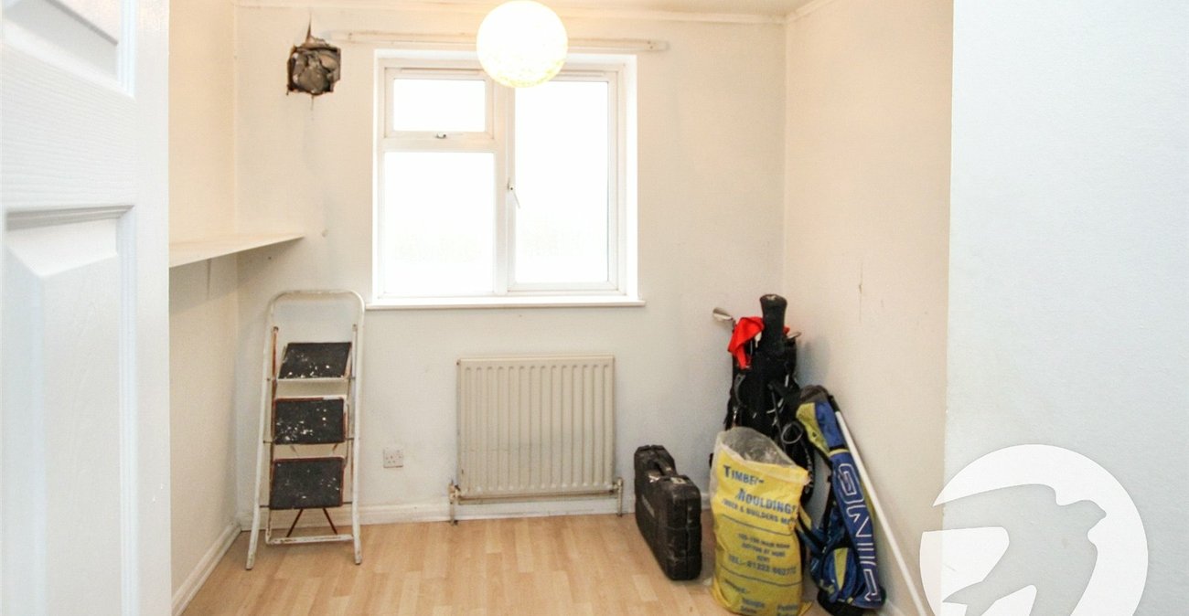 3 bedroom house for sale in London | Robinson Jackson