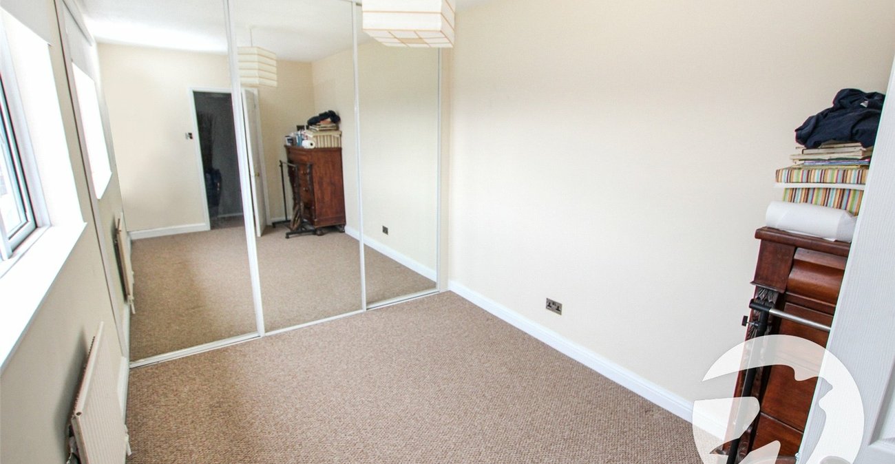 3 bedroom house for sale in London | Robinson Jackson