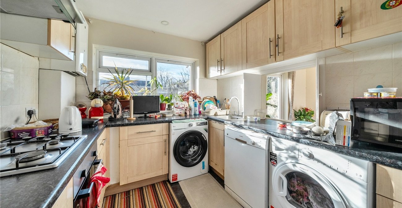 3 bedroom bungalow for sale in Streatham | Robinson Jackson