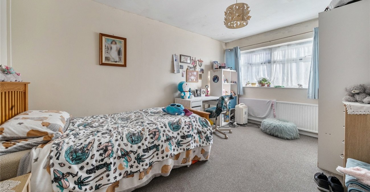 3 bedroom bungalow for sale in Streatham | Robinson Jackson