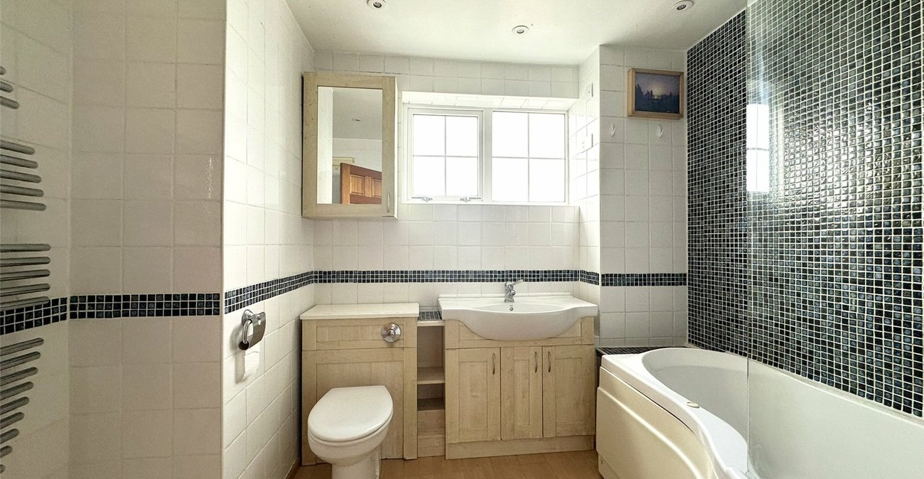 3 bedroom house for sale in Greenhithe | Robinson Jackson