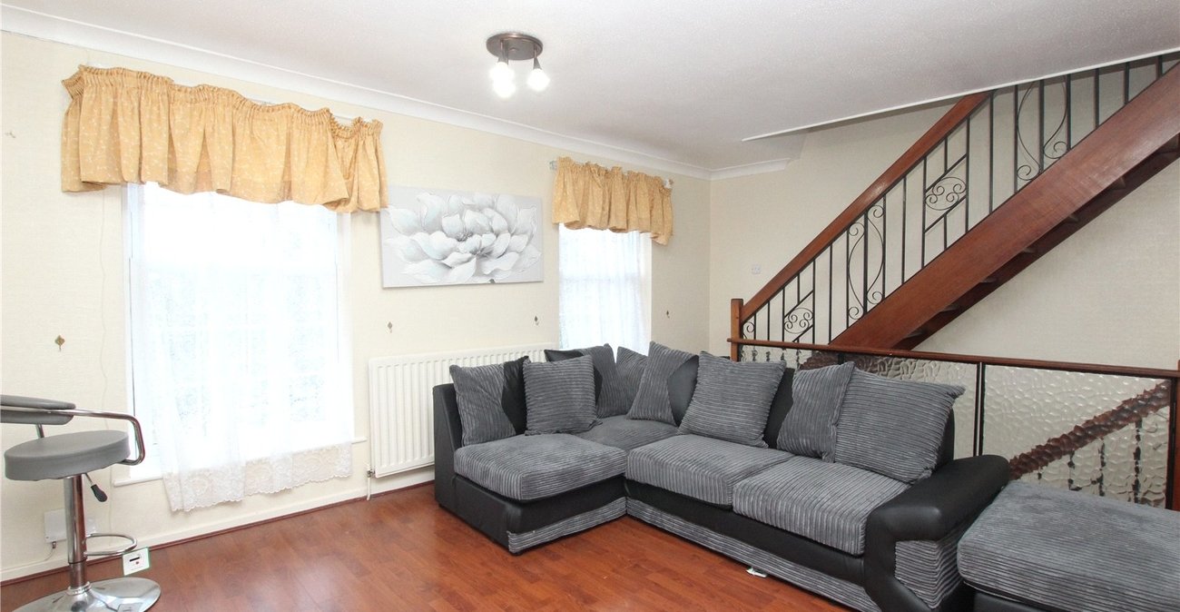 3 bedroom property for sale in Shooters Hill | Robinson Jackson