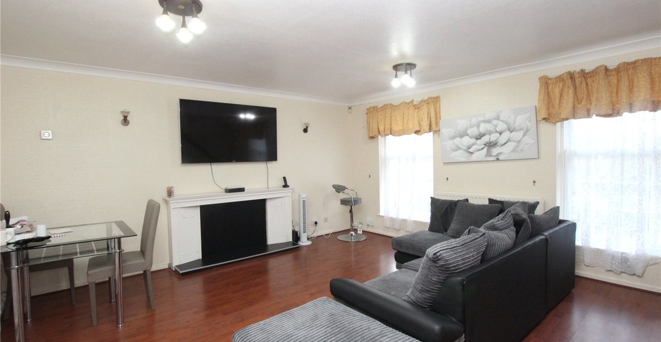 3 bedroom property for sale in Shooters Hill | Robinson Jackson