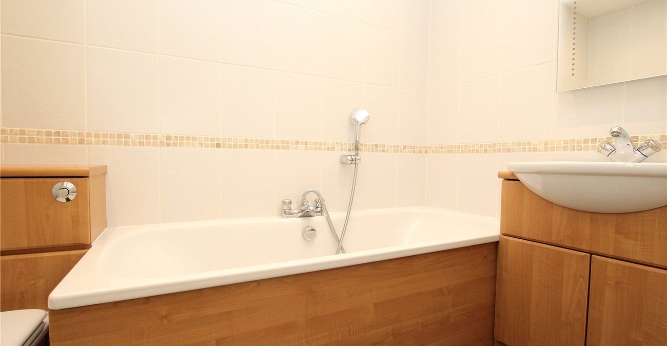 3 bedroom house for sale in Shooters Hill | Robinson Jackson