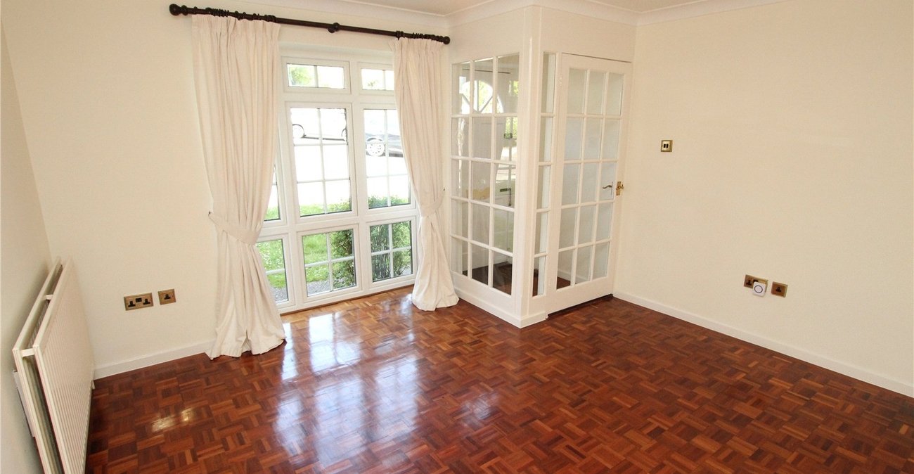 3 bedroom house for sale in Shooters Hill | Robinson Jackson