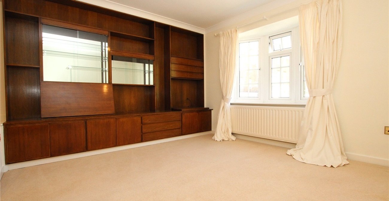 3 bedroom house for sale in Shooters Hill | Robinson Jackson