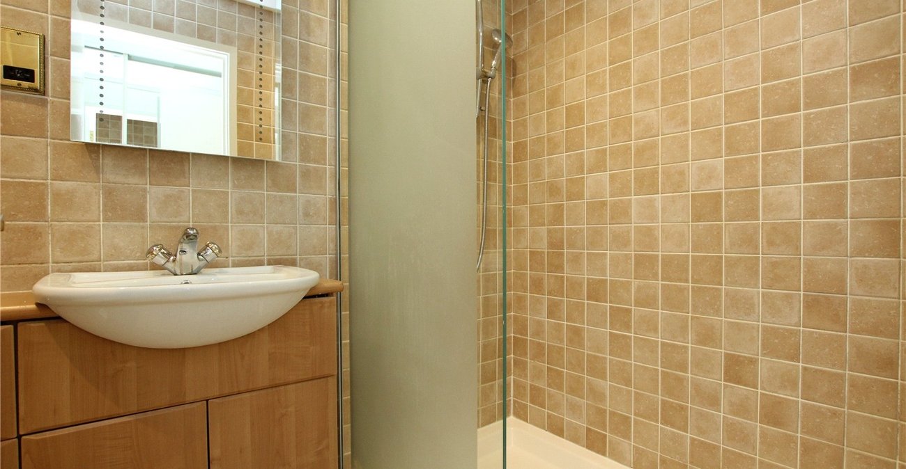 3 bedroom house for sale in Shooters Hill | Robinson Jackson