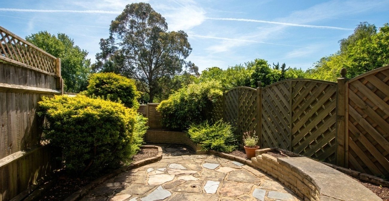 3 bedroom house for sale in Shooters Hill | Robinson Jackson