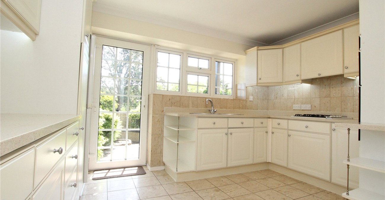 3 bedroom house for sale in Shooters Hill | Robinson Jackson