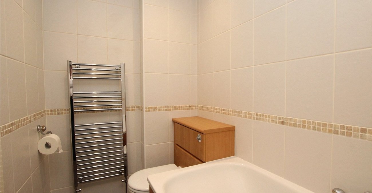 3 bedroom house for sale in Shooters Hill | Robinson Jackson
