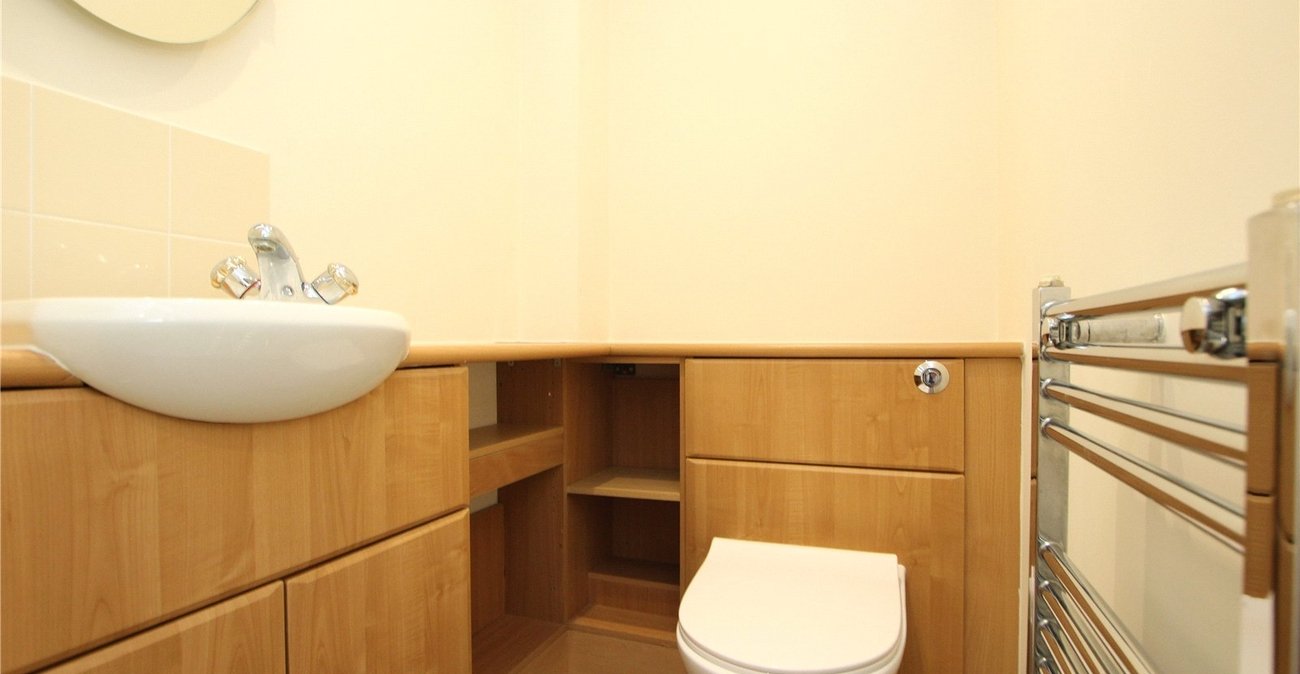 3 bedroom house for sale in Shooters Hill | Robinson Jackson