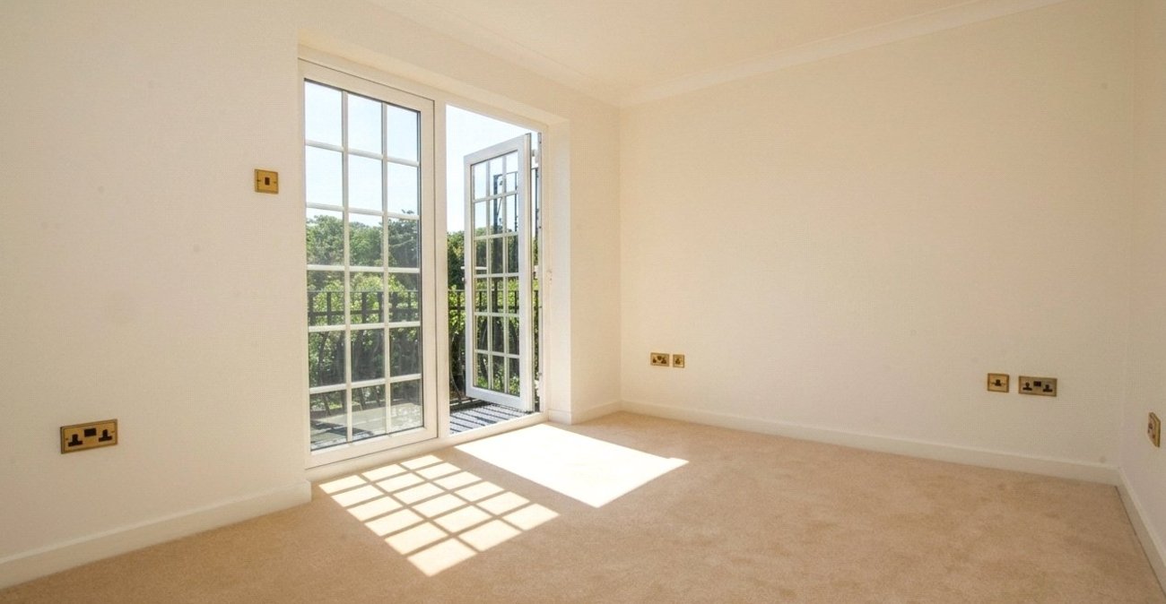 3 bedroom house for sale in Shooters Hill | Robinson Jackson