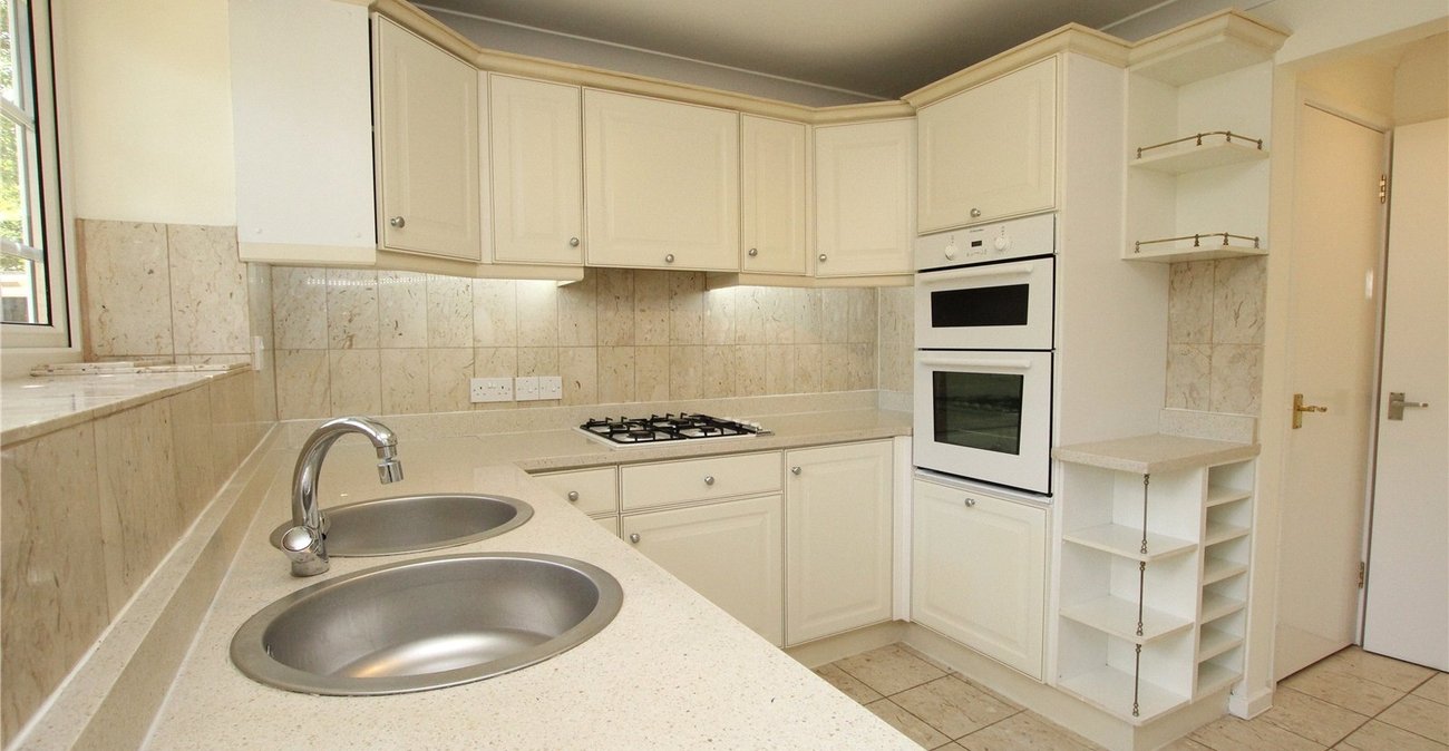 3 bedroom house for sale in Shooters Hill | Robinson Jackson