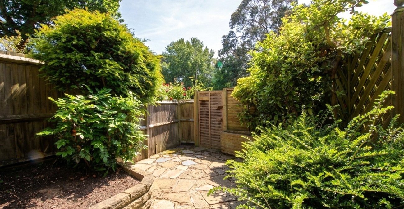 3 bedroom house for sale in Shooters Hill | Robinson Jackson