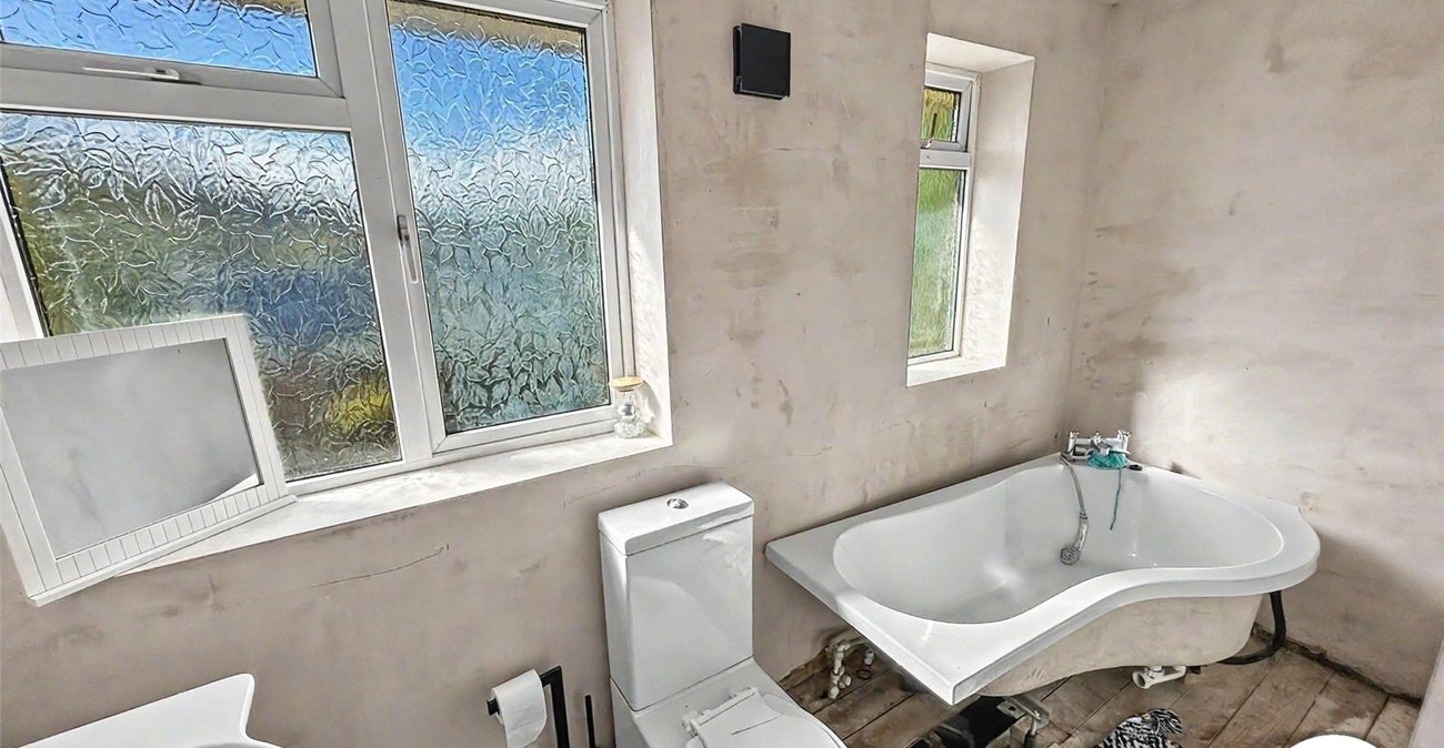 3 bedroom house for sale in Rochester | Robinson Michael & Jackson