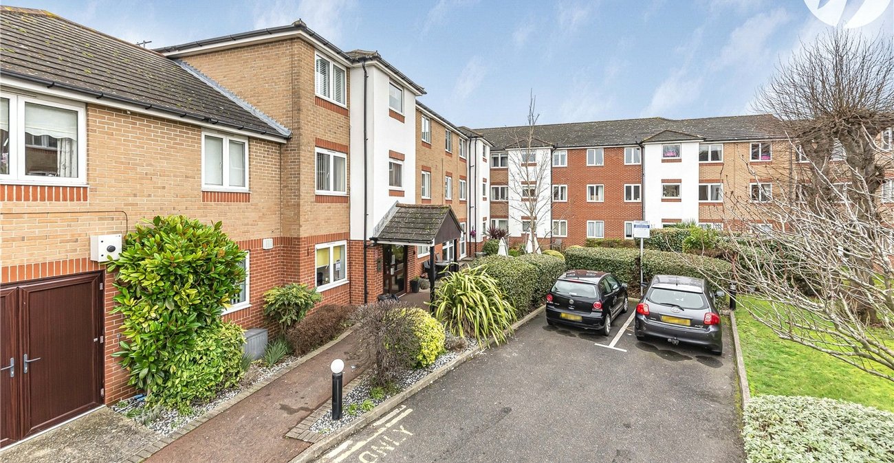 1 bedroom property for sale in Oakleigh Close | Robinson Jackson
