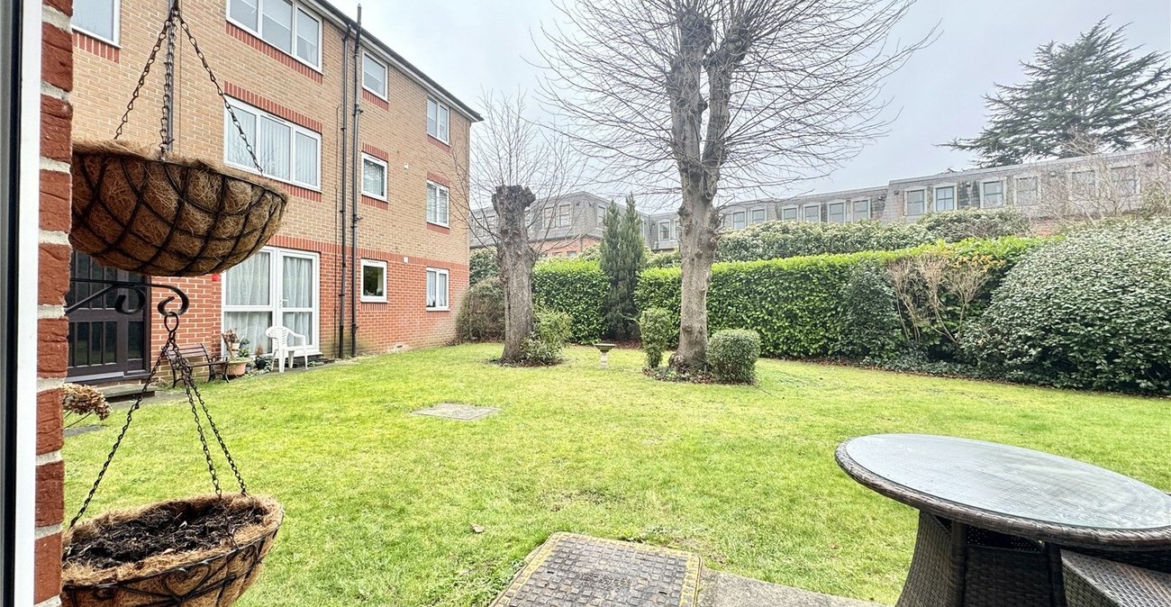1 bedroom property for sale in Oakleigh Close | Robinson Jackson