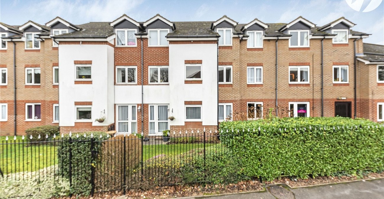 1 bedroom property for sale in Oakleigh Close | Robinson Jackson