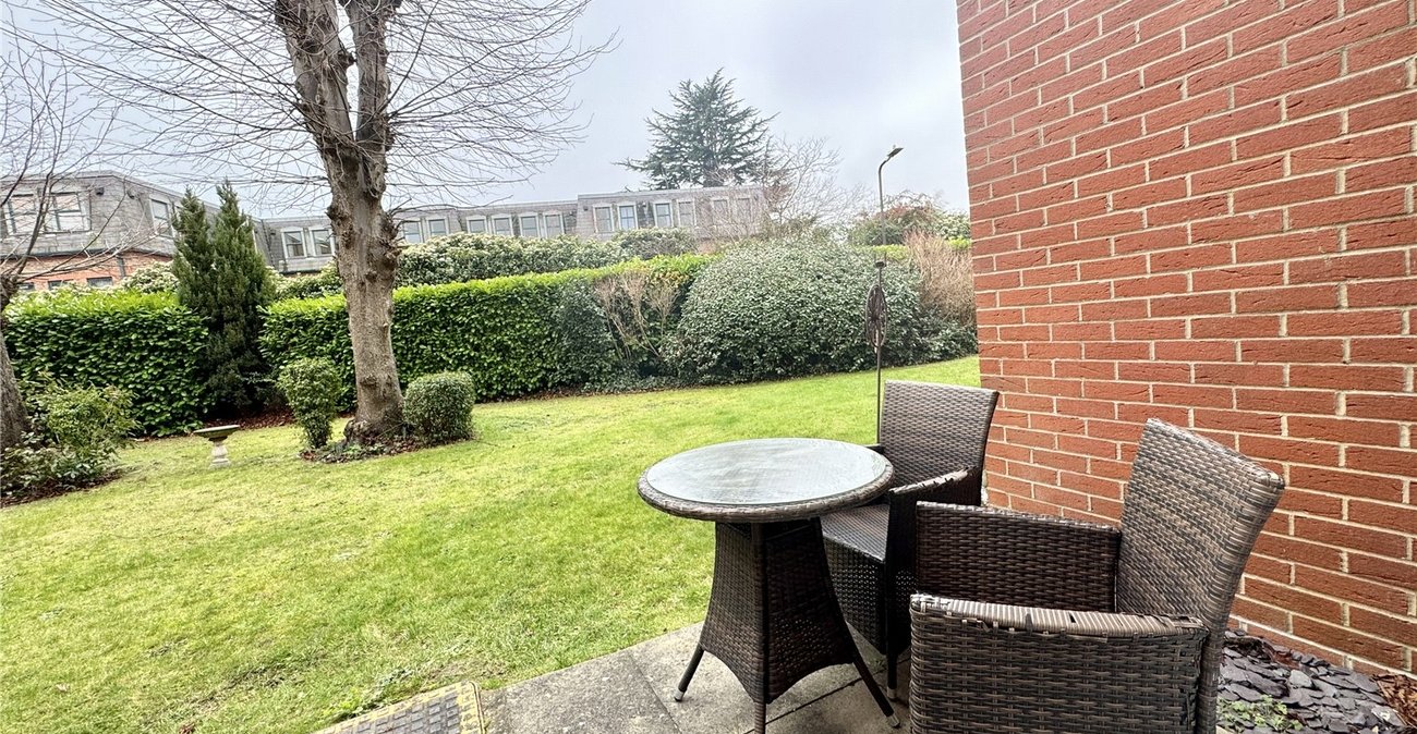 1 bedroom property for sale in Oakleigh Close | Robinson Jackson