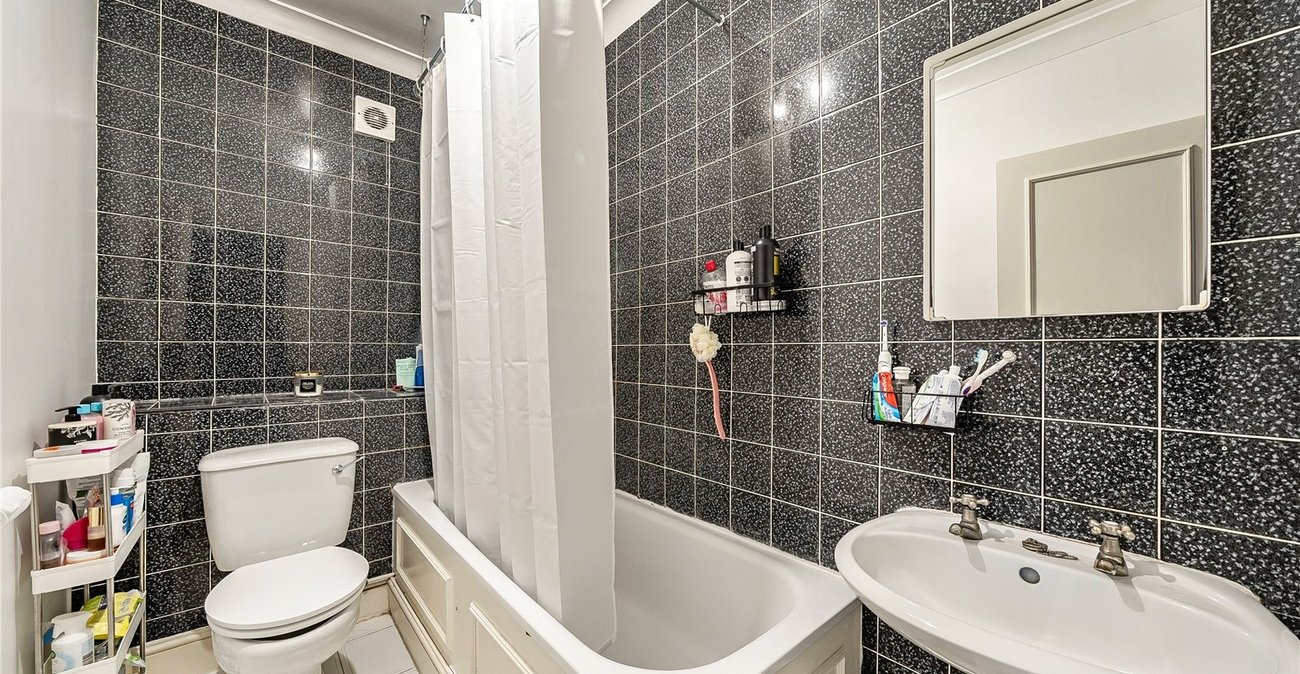 2 bedroom property for sale in Sydenham | Robinson Jackson