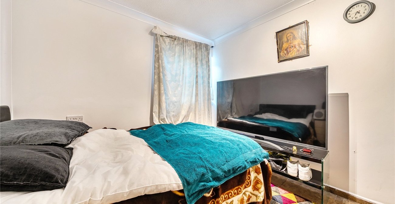 2 bedroom property for sale in Sydenham | Robinson Jackson