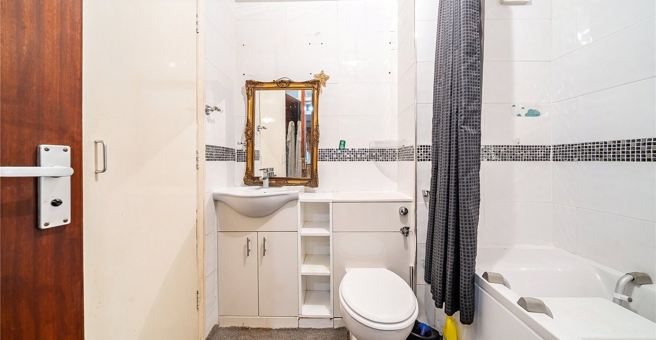 2 bedroom property for sale in Sydenham | Robinson Jackson