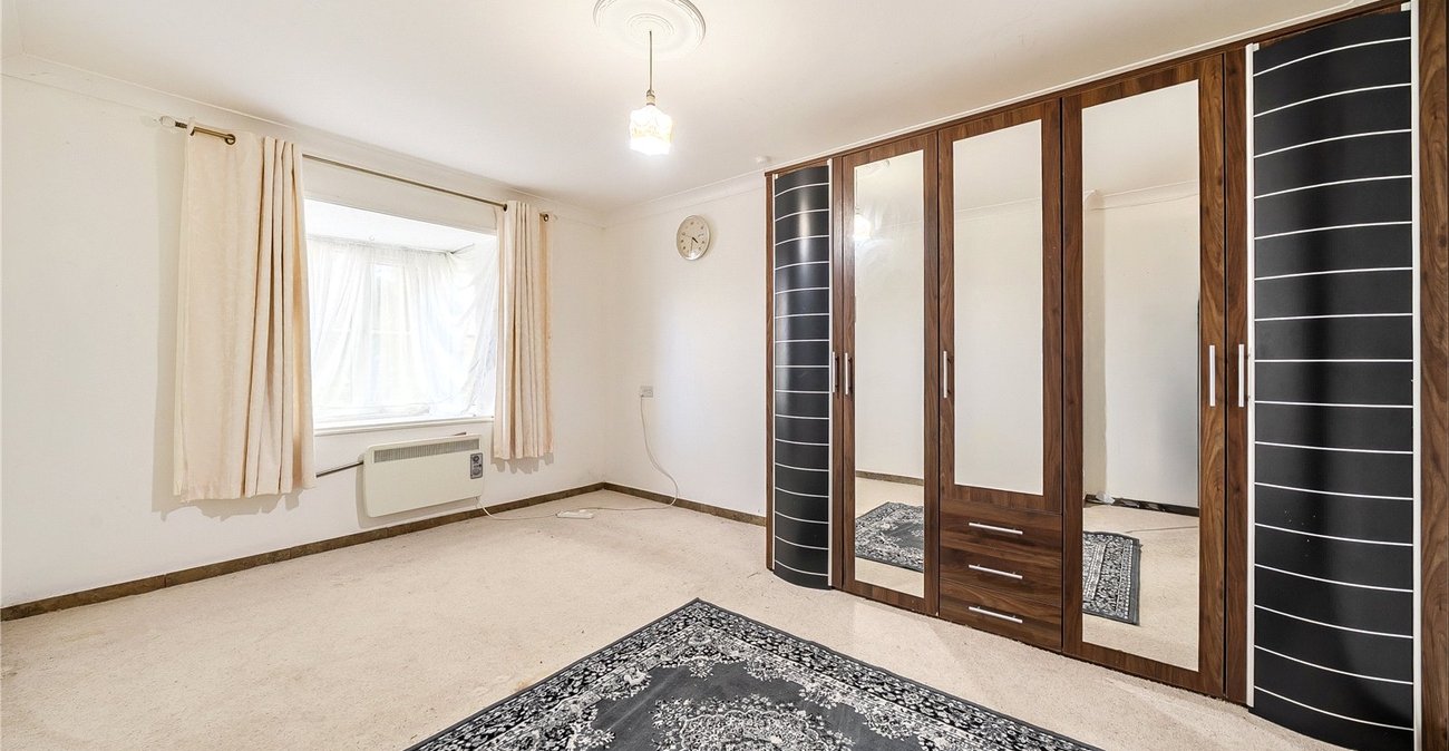2 bedroom property for sale in Sydenham | Robinson Jackson