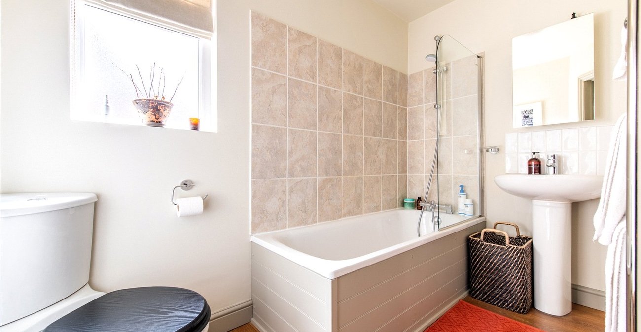 2 bedroom property for sale in Gravesend | Robinson Michael & Jackson