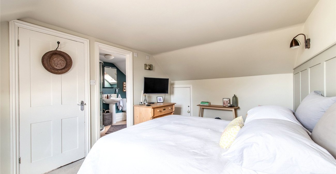 2 bedroom property for sale in Gravesend | Robinson Michael & Jackson