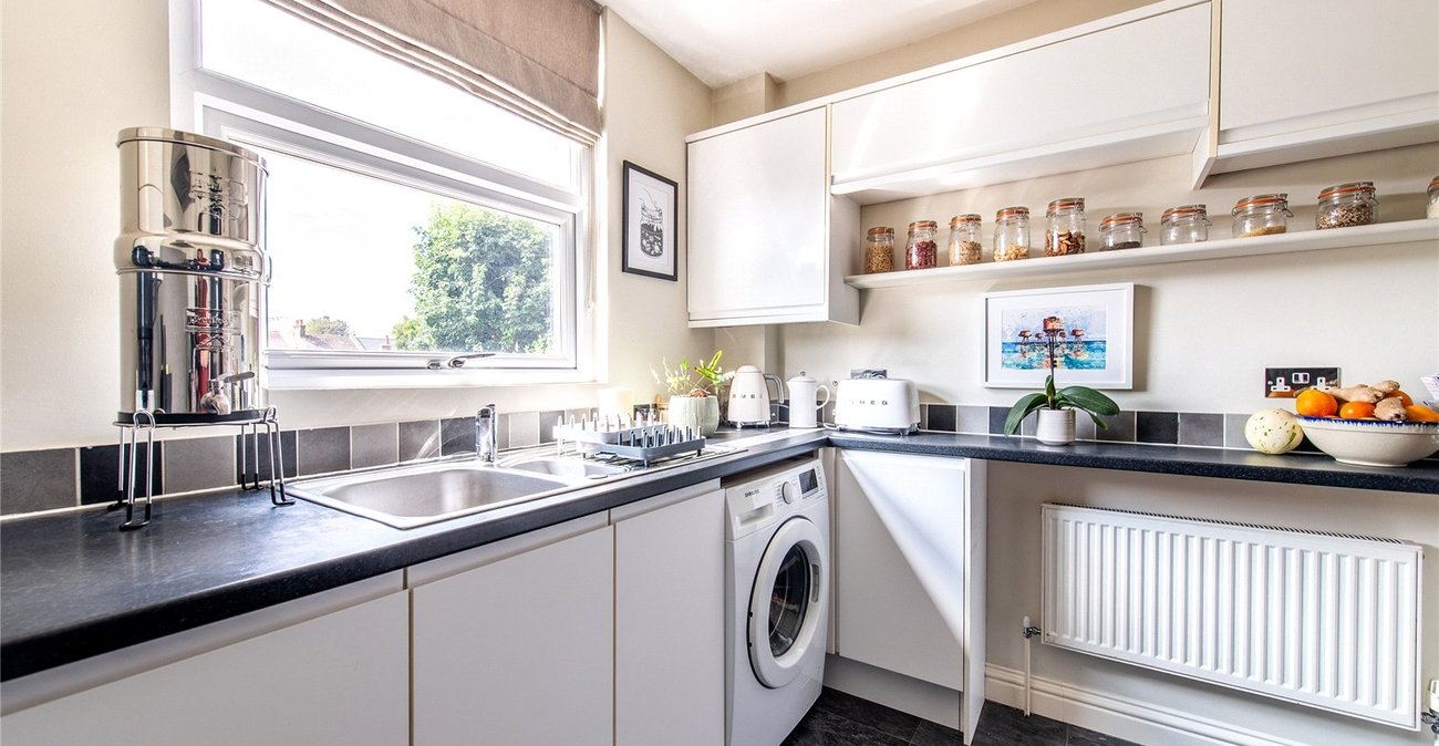 2 bedroom property for sale in Gravesend | Robinson Michael & Jackson