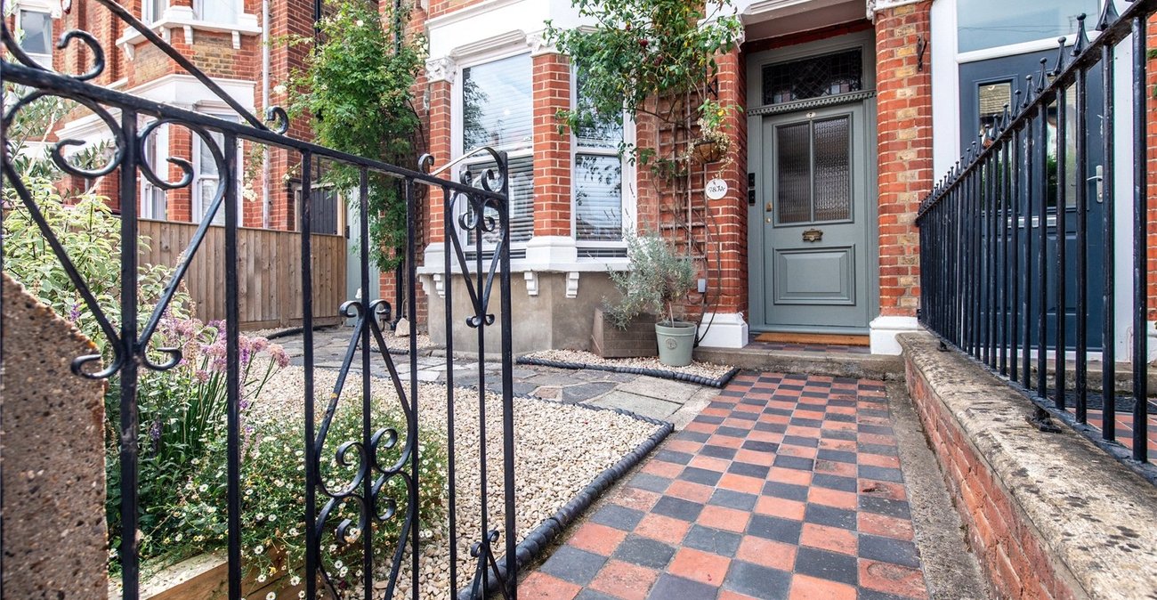 2 bedroom property for sale in Gravesend | Robinson Michael & Jackson