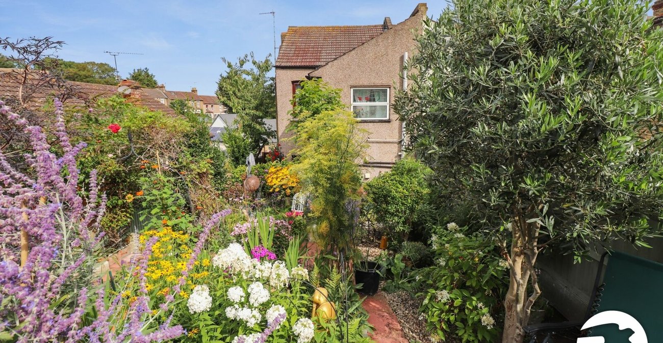 2 bedroom house for sale in Belvedere | Robinson Jackson