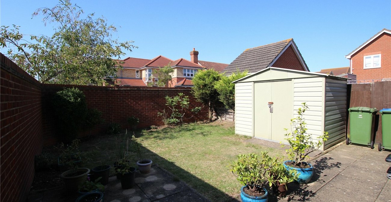 3 bedroom house for sale in London | Robinson Jackson