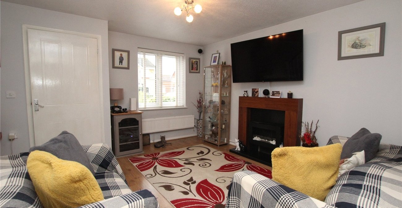 2 bedroom house for sale in West Thamesmead | Robinson Jackson