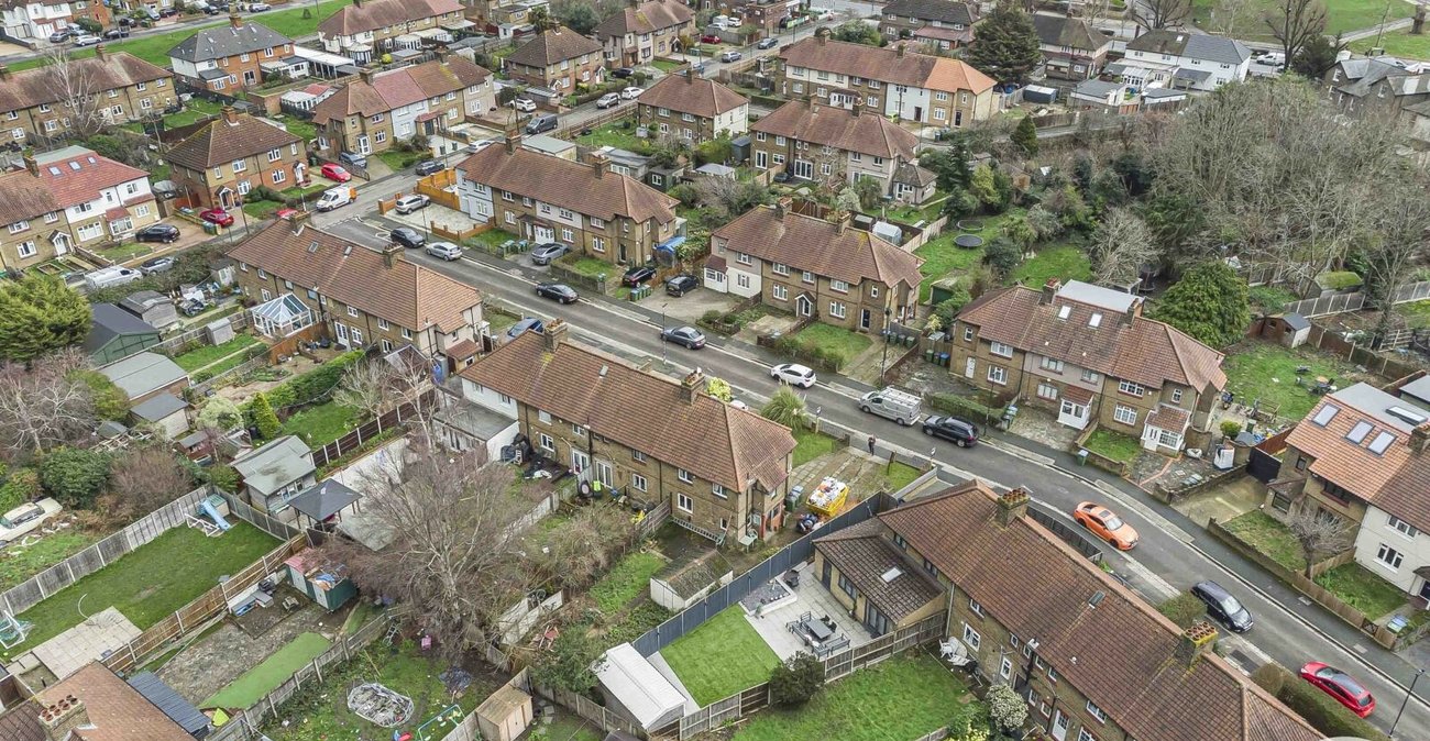 3 bedroom house for sale in London | Robinson Jackson