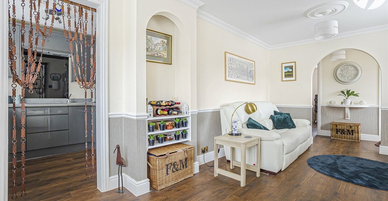 2 bedroom property for sale in Dartford | Robinson Jackson