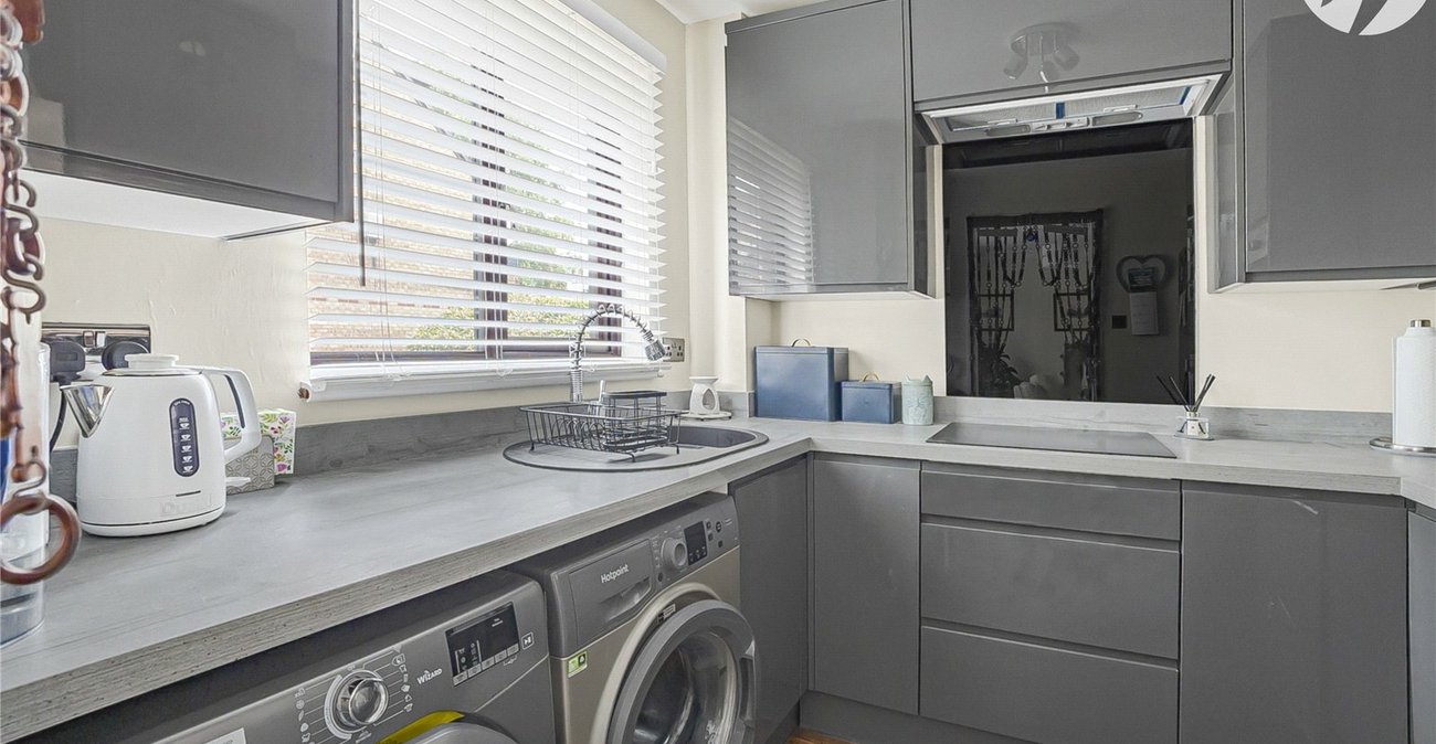 2 bedroom property for sale in Dartford | Robinson Jackson