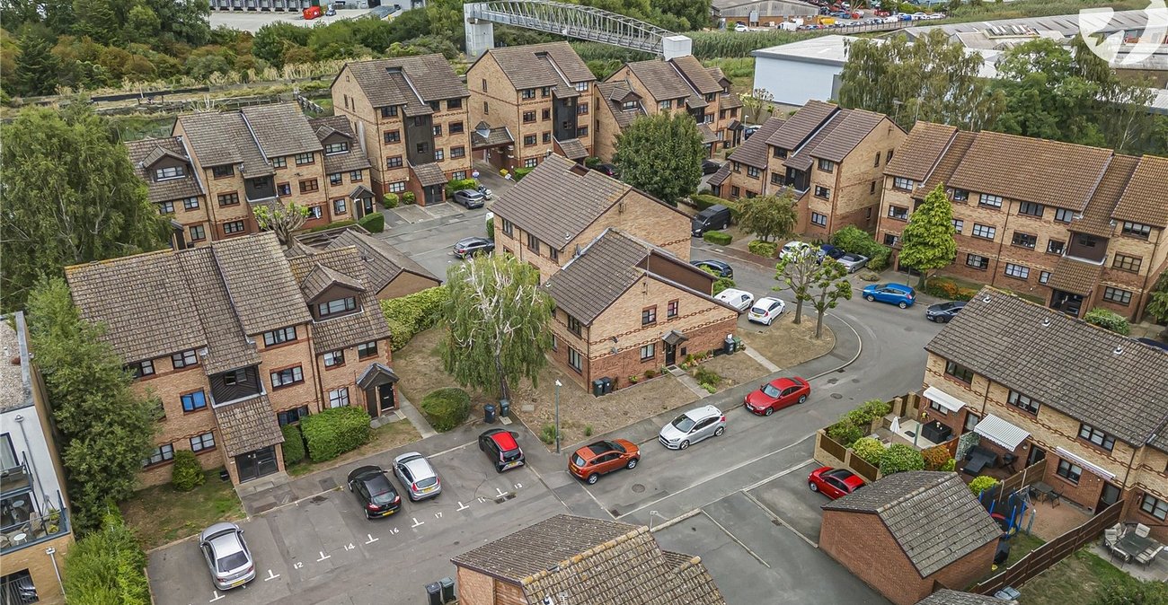 2 bedroom property for sale in Dartford | Robinson Jackson