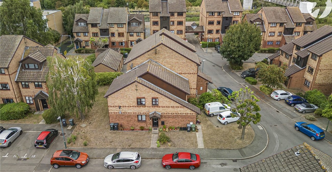 2 bedroom property for sale in Dartford | Robinson Jackson