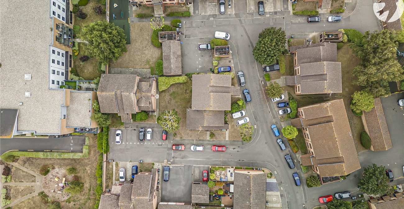 2 bedroom property for sale in Dartford | Robinson Jackson