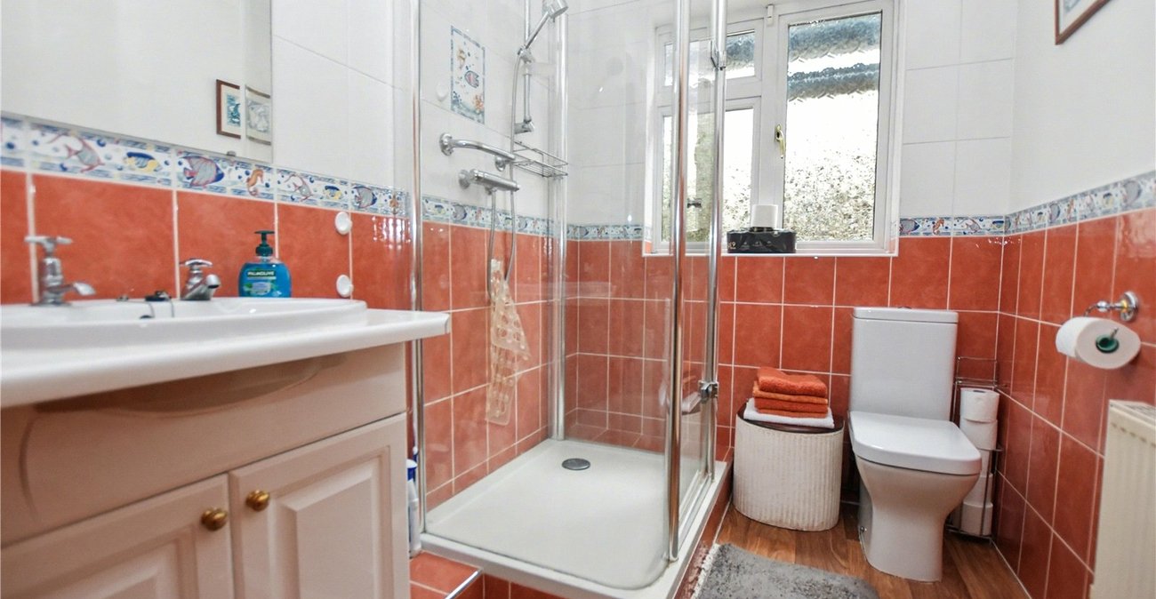 3 bedroom bungalow for sale in Bexleyheath | Robinson Jackson