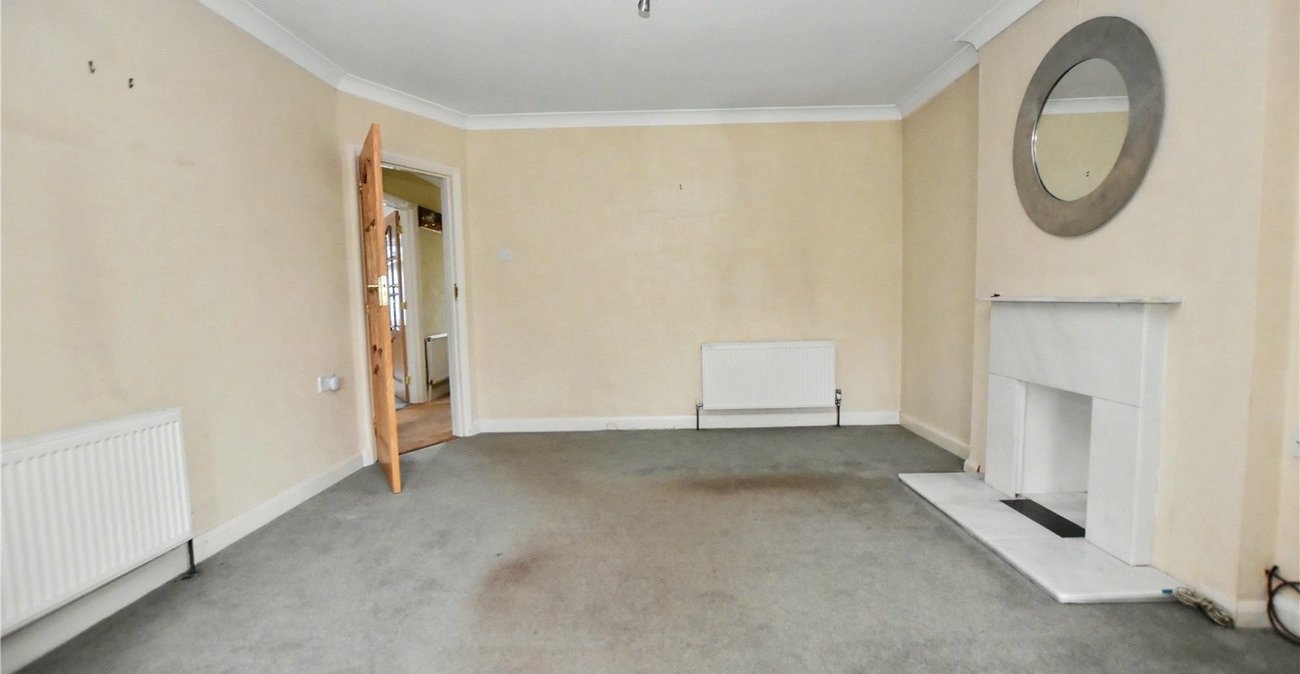 3 bedroom bungalow for sale in Bexleyheath | Robinson Jackson