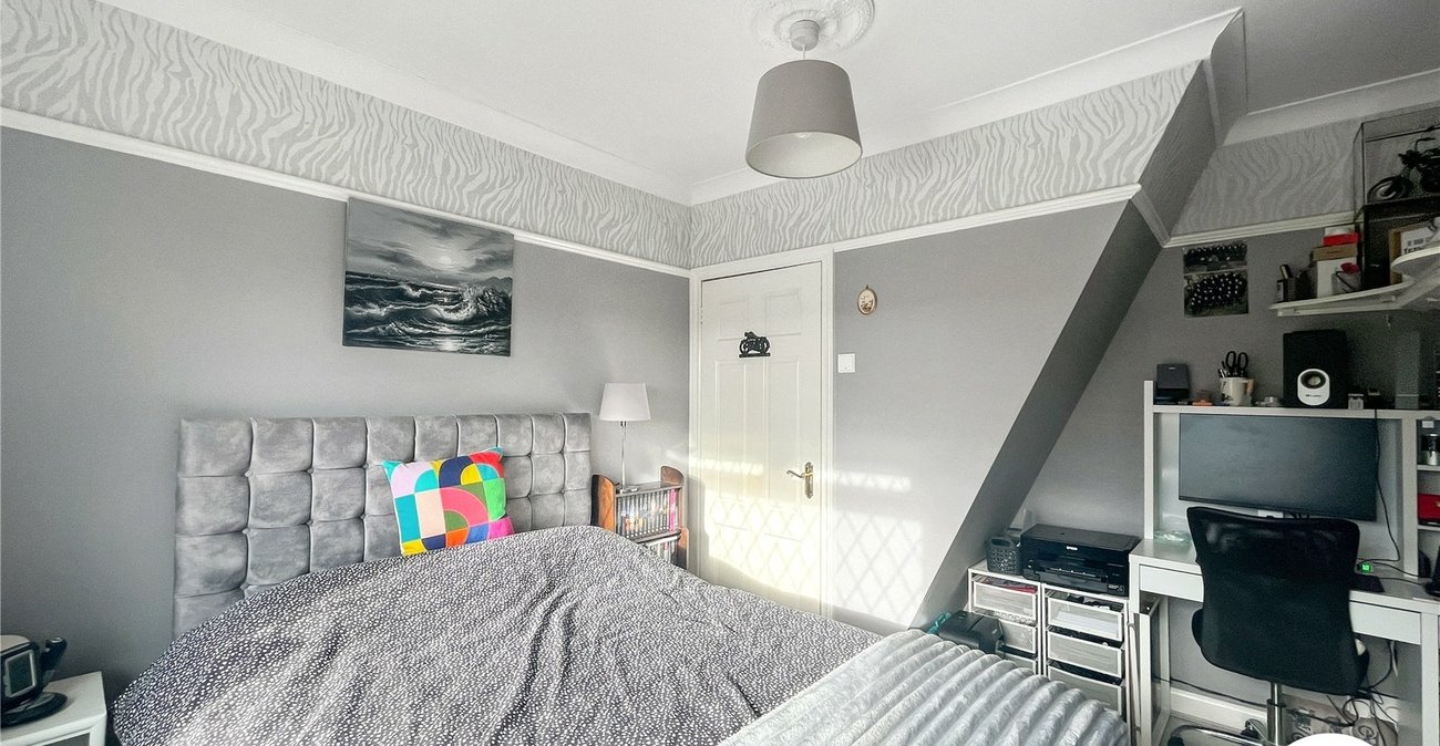 3 bedroom house for sale in Bobbing | Robinson Michael & Jackson