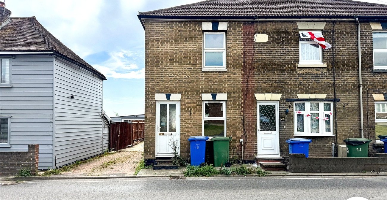 2 bedroom house for sale in Bobbing | Robinson Michael & Jackson