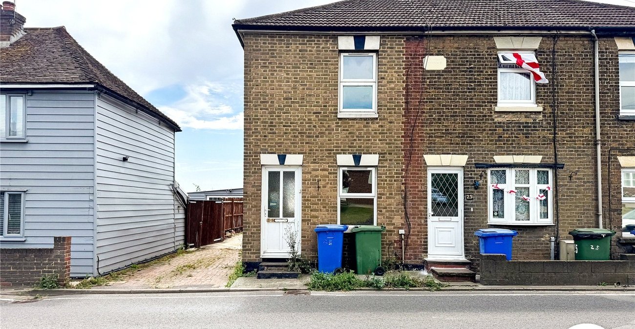 2 bedroom house for sale in Bobbing | Robinson Michael & Jackson