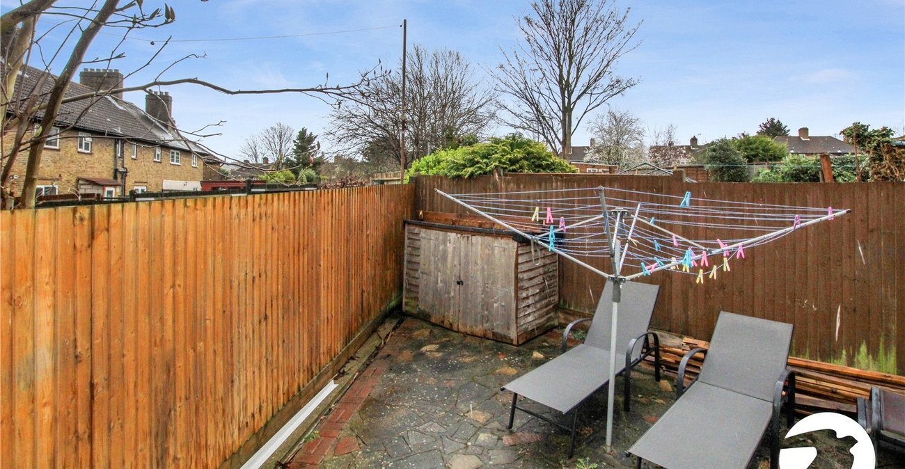 3 bedroom house for sale in London | Robinson Jackson