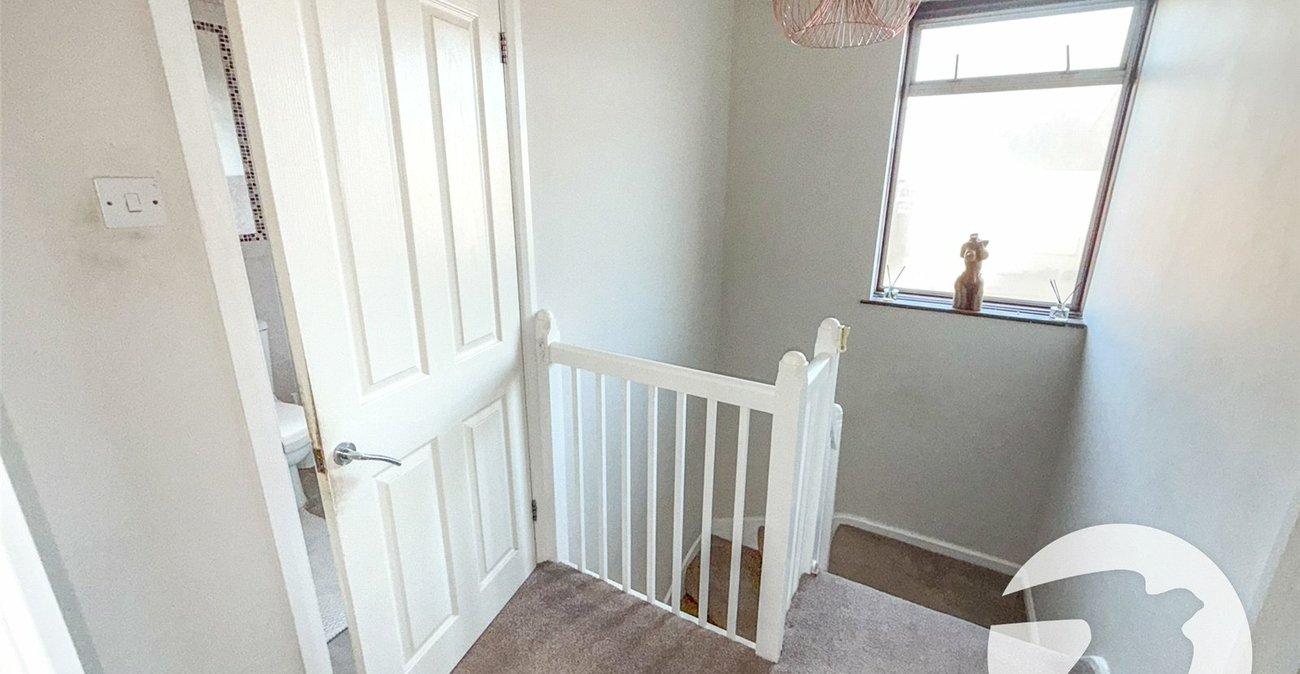 3 bedroom house for sale in London | Robinson Jackson