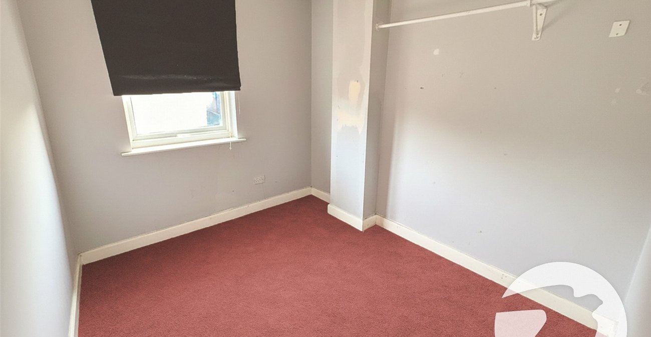 3 bedroom house for sale in London | Robinson Jackson