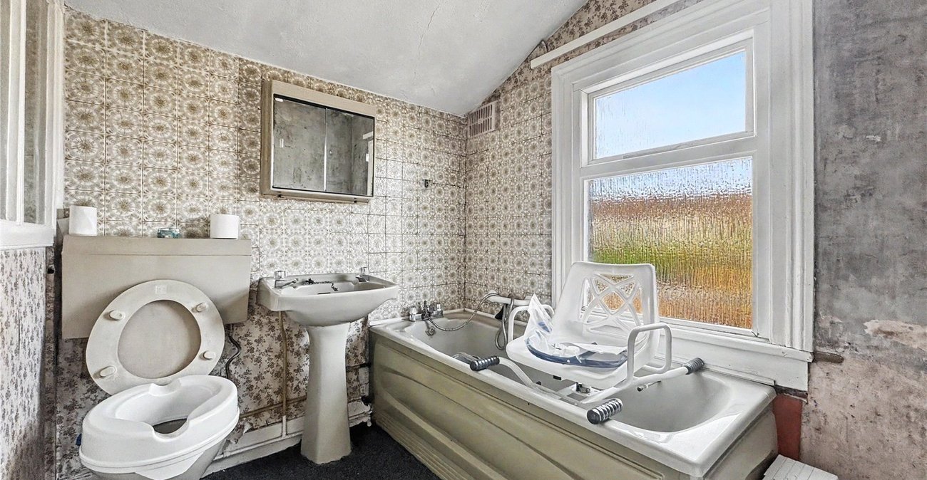 3 bedroom house for sale in Gillingham | Robinson Michael & Jackson