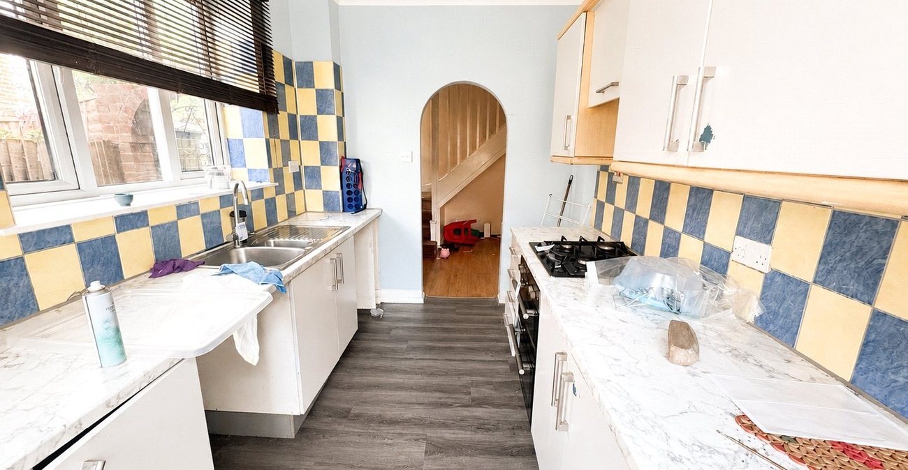 3 bedroom house for sale in London | Robinson Jackson